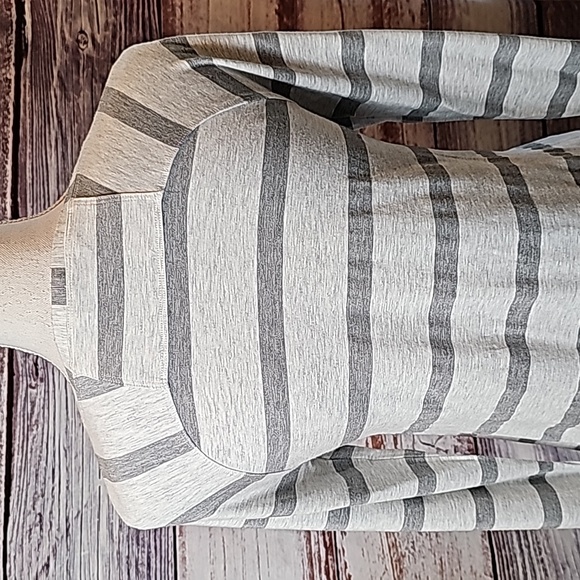 NEW CABI GRAY STRIPED V NECK LONG SLEEVE PULLOVER TEE - Picture 6 of 11